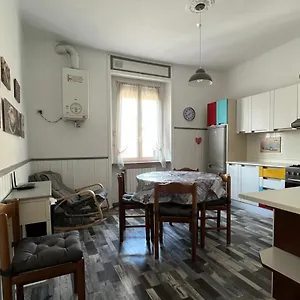  Apartment Il Ritrovo, Luminoso Trilocale In Citta